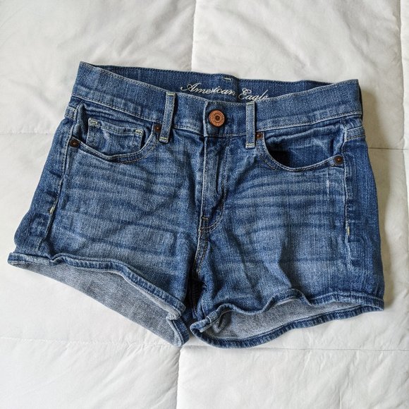 American Eagle Stretch Denim Mid Rise Short Size 2 - Picture 1 of 4